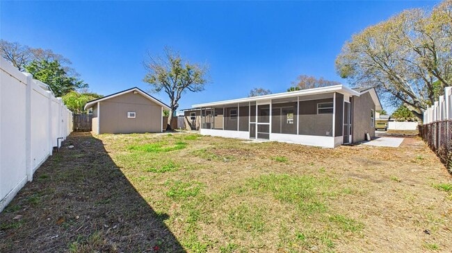 Building Photo - 4418 W Fairview Heights