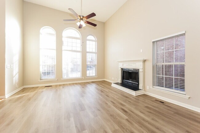 Building Photo - 4816 Aaron Dr