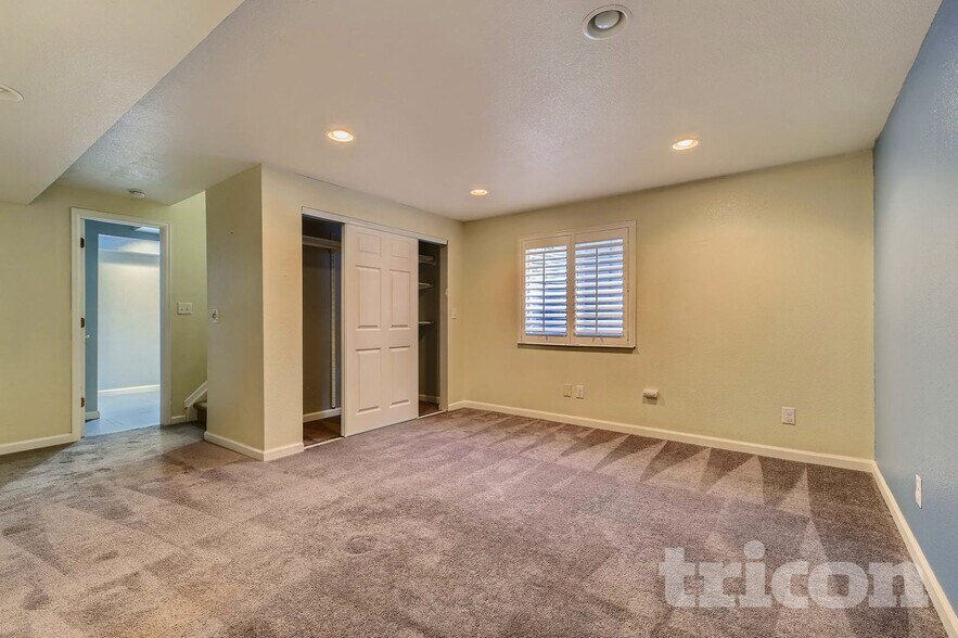 Building Photo - 5078 S Elkhart Ct