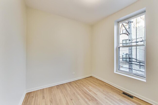 Building Photo - 1519 N Hudson Ave