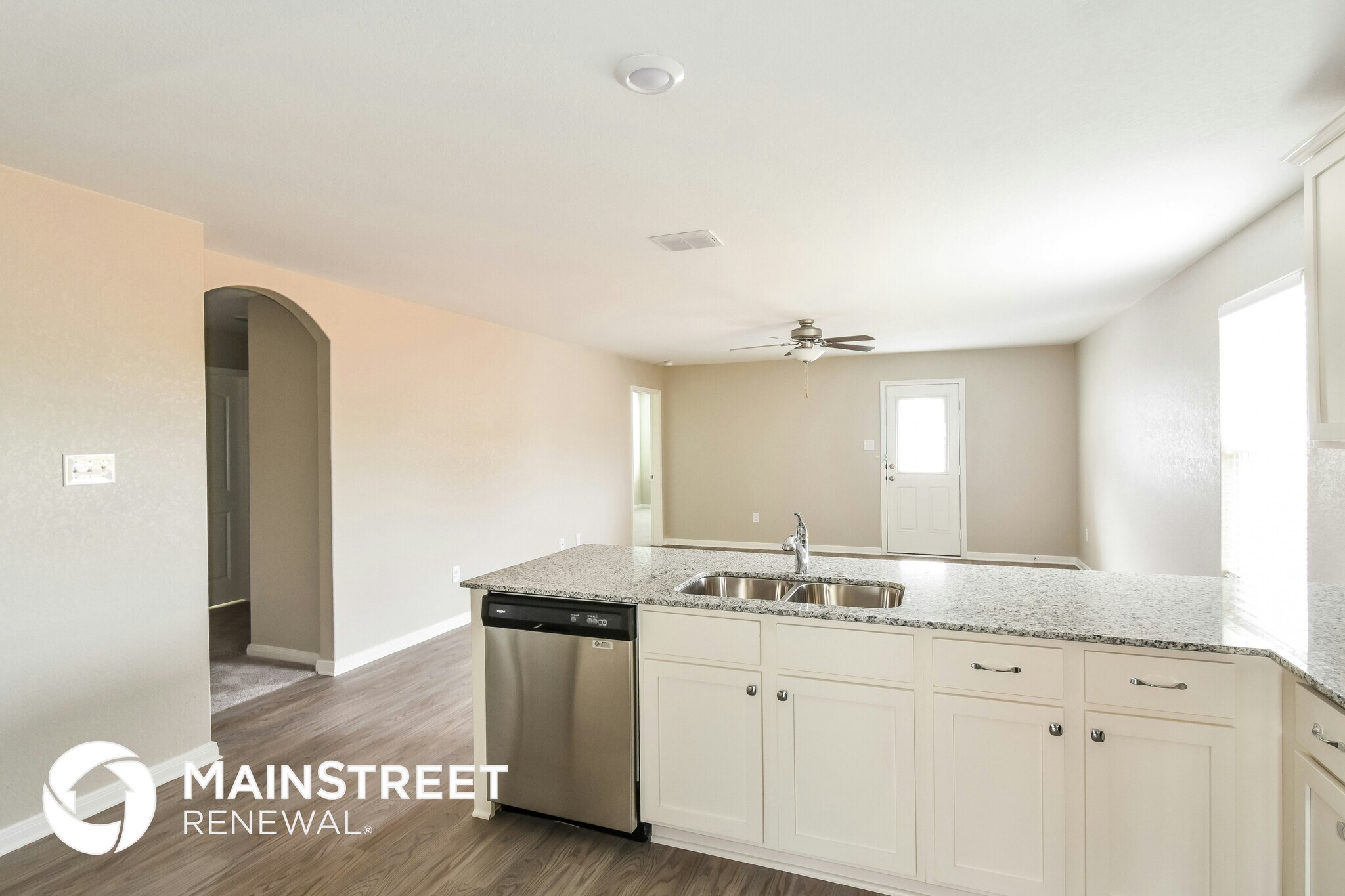 Building Photo - 3219 Begonia Bend