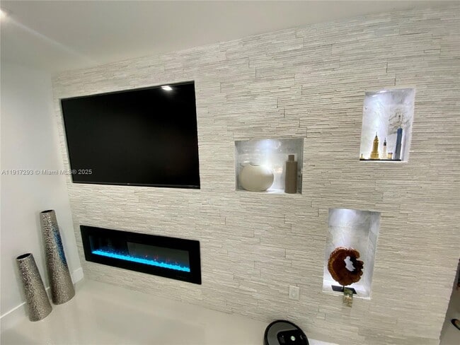 Building Photo - 14202 SW 111th Ln