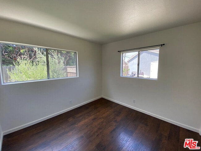 Building Photo - 837 Sunset Ave