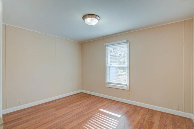 Building Photo - 756 Seaman Ln