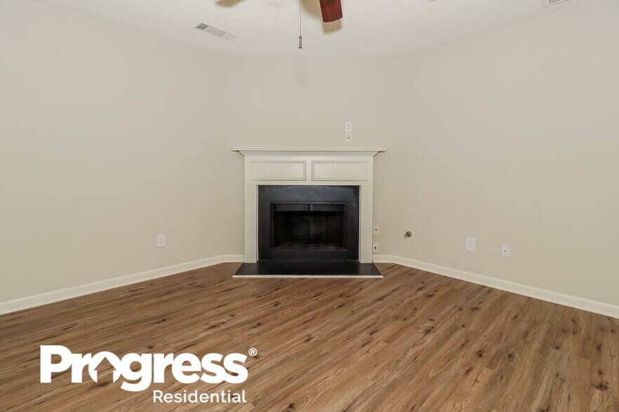 Building Photo - 383 Hidden Creek Ln