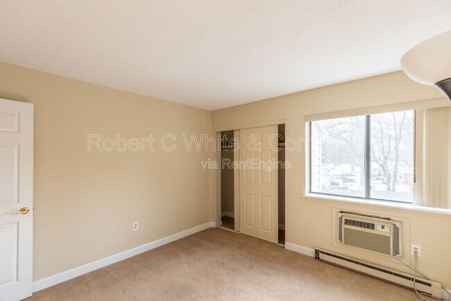 Building Photo - 85 N Main St