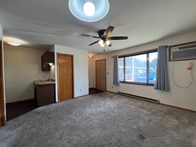 Building Photo - Cozy 1-Bed, 1-Bath Main Level Apartment Wa...