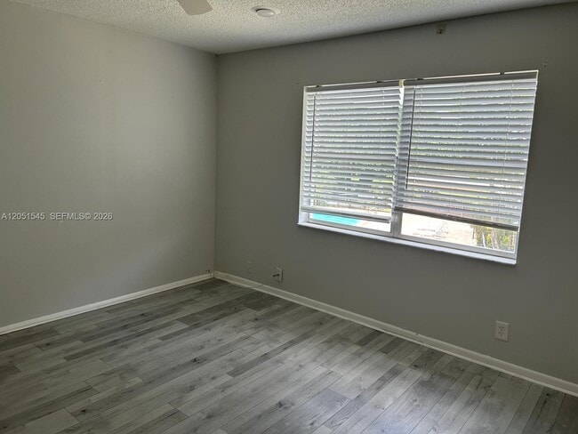 Building Photo - 6100 S Falls Cir Dr