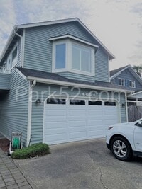 Building Photo - 3 Bedroom Single Family Home - Views!