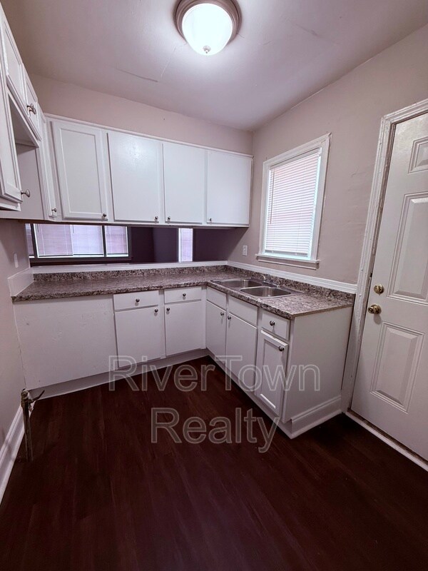 Building Photo - 1093 N Watkins St