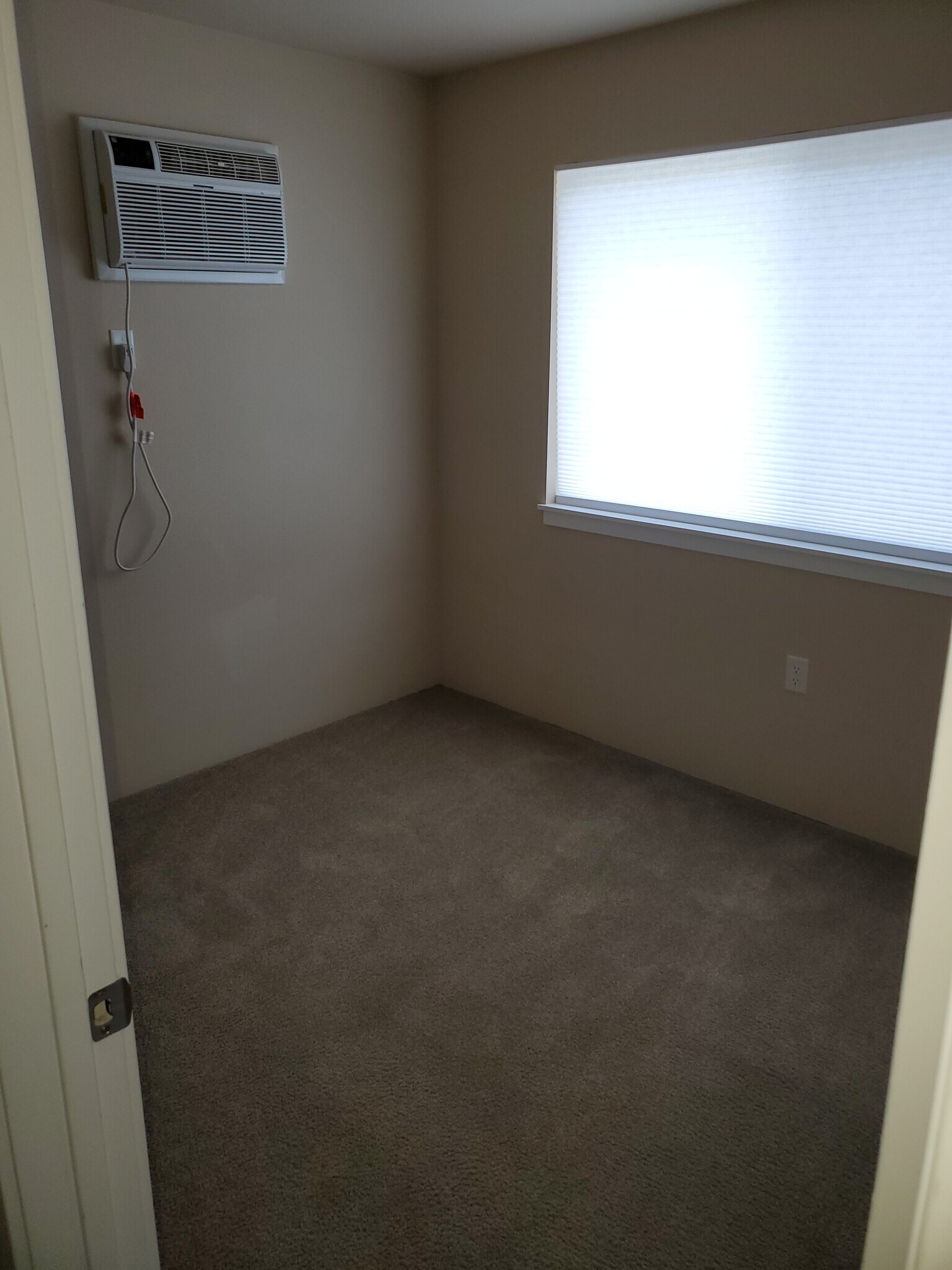 Building Photo - 5209 E Upriver Dr
