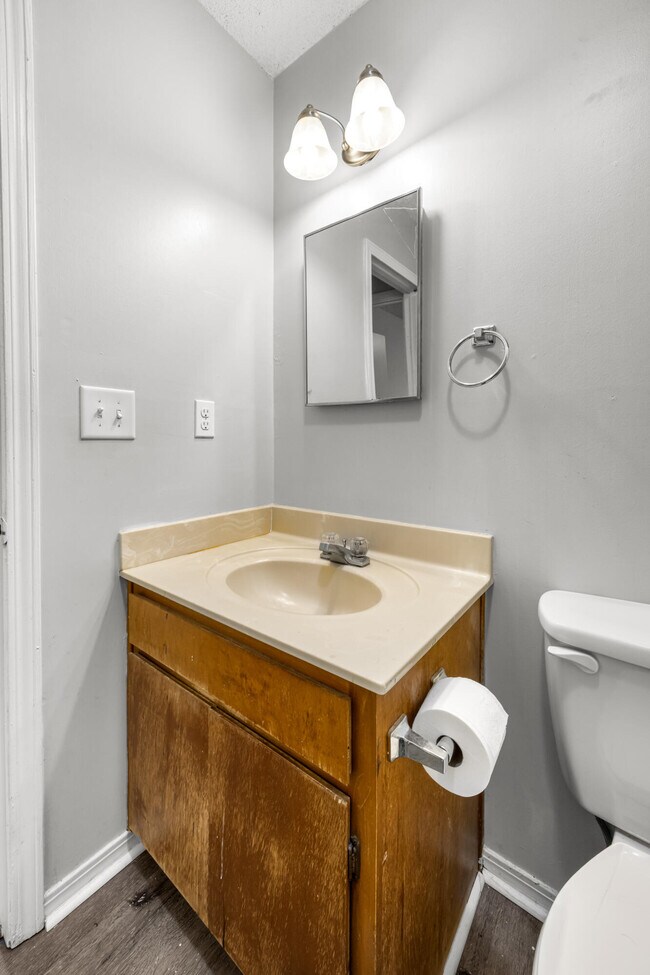 Building Photo - 205 Marquette St