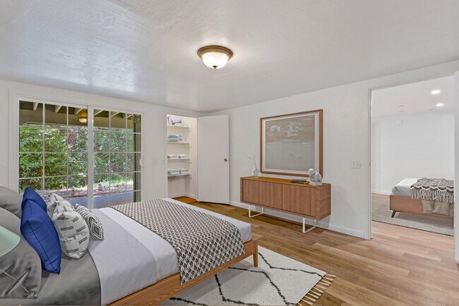 Building Photo - 475 Riverview Dr