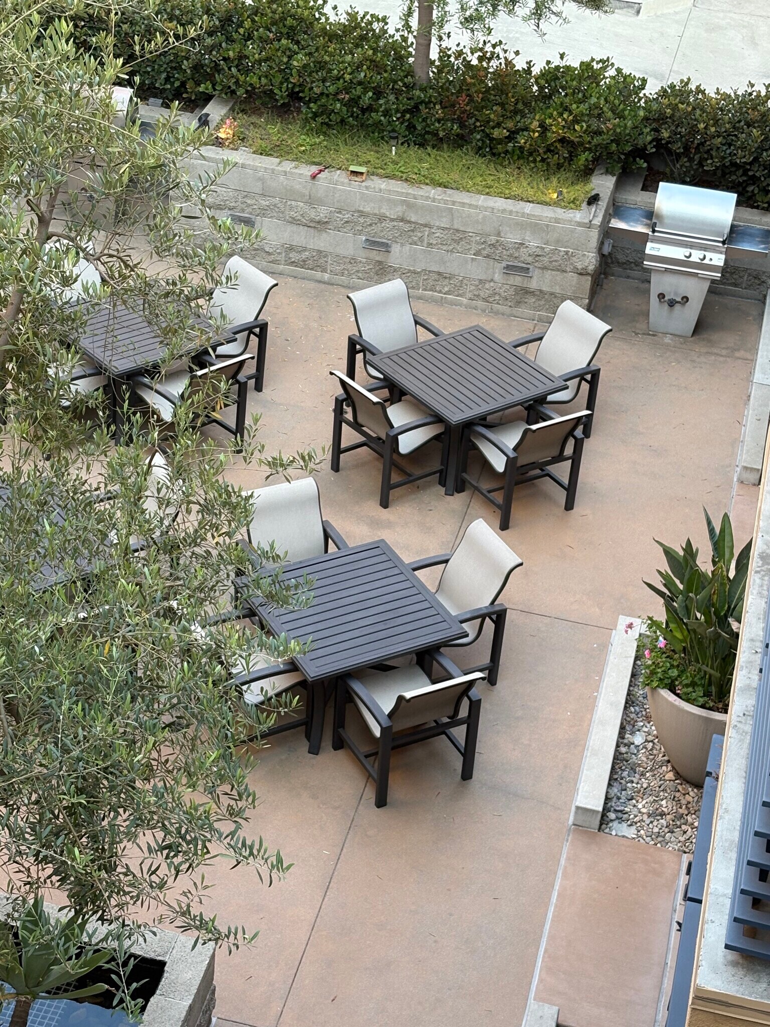Resident Community Area - 4050 Glencoe Ave