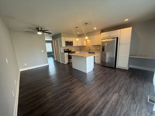 Building Photo - 15109 El Dorado Ter-