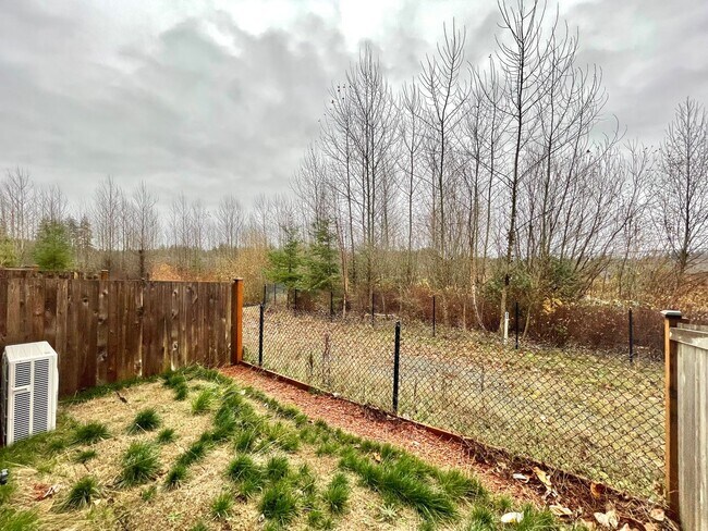 Building Photo - Great TownHome For Rent