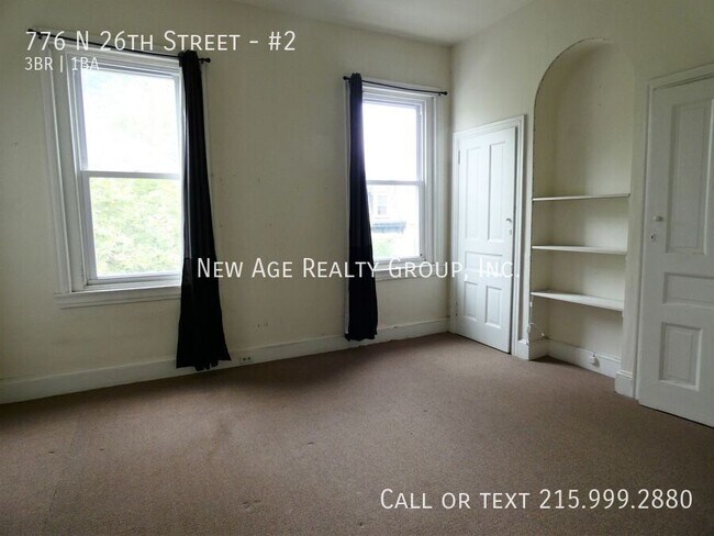 Building Photo - Bi-level apartment near the Art Museum!