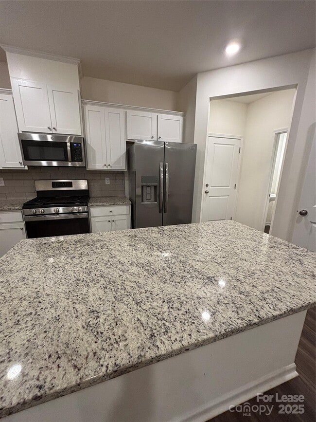 Building Photo - 6043 Rizer Dr