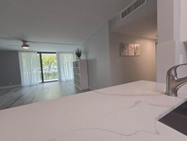 Building Photo - 1301 River Reach Dr