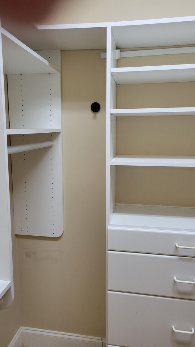 Building Photo - 6675 NW 25th Way