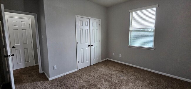 Building Photo - 6027 Turner Shadow Ln