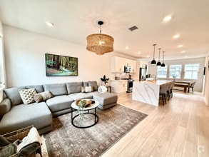 Building Photo - 806 S Grable Cir