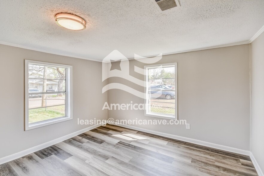 Building Photo - 2205 Powderly Ave SW
