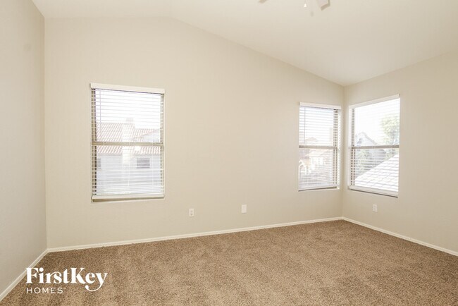 Building Photo - 1351 W Wahalla Ln