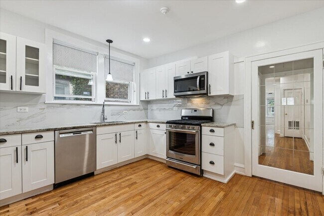 Building Photo - 6724 N Campbell Ave