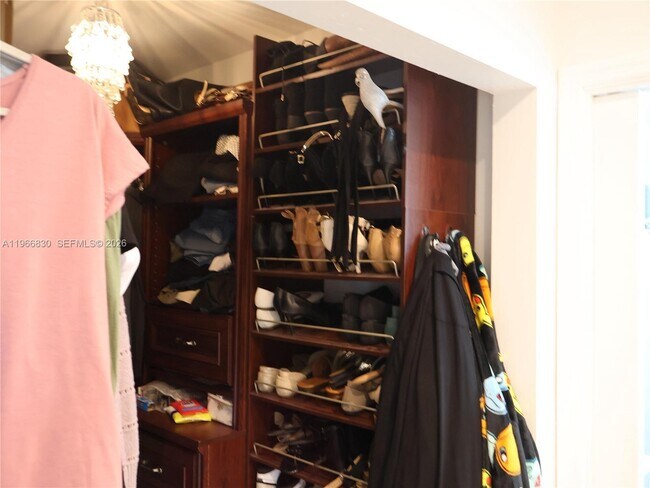 Building Photo - 5505 SW 9th St