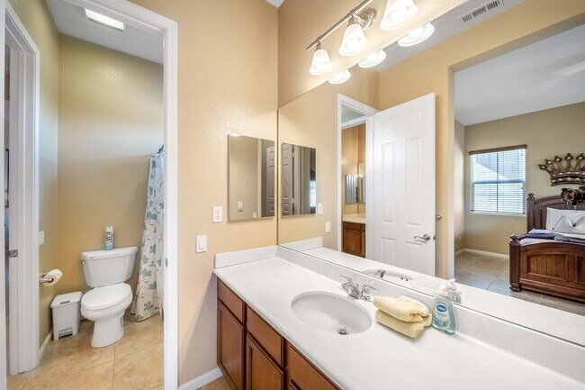 Building Photo - 40834 Adriatico Ct