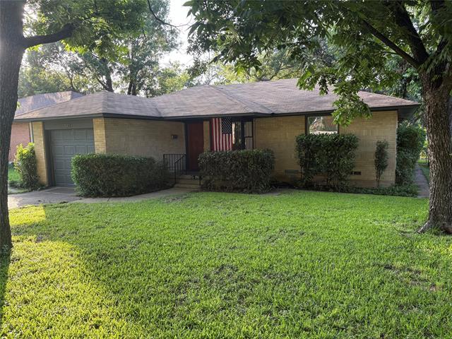 Primary Photo - 1911 Ferndale Ave