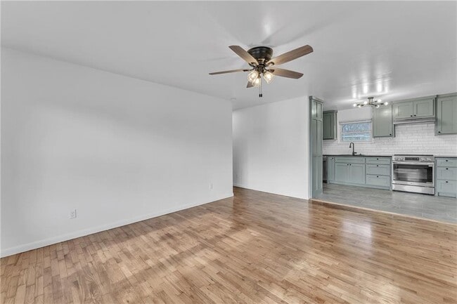 Building Photo - 3070 W Mt Comfort Rd