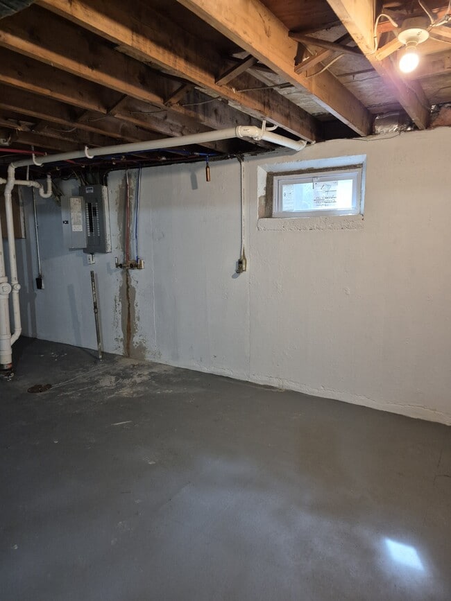 Building Photo - 10425 Earl Dr