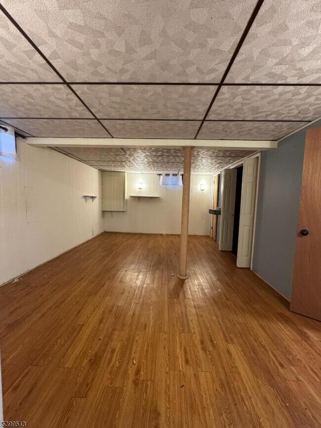 Building Photo - 273 Rea Ave Ext