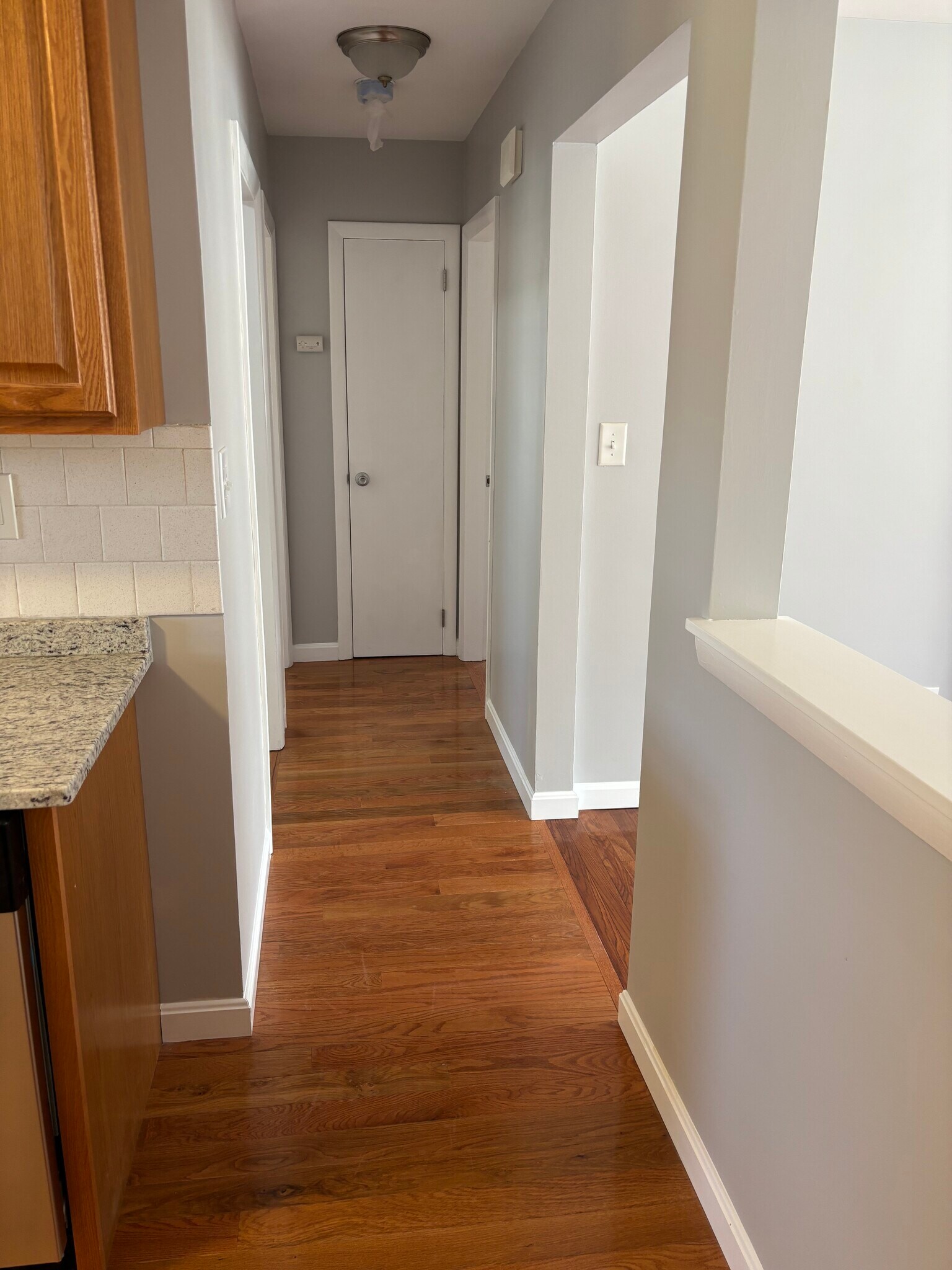 Building Photo - 11 Brierway Dr