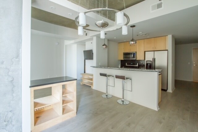 Building Photo - 415 Church St