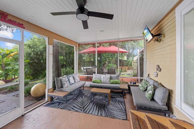 Building Photo - 303 Lang Rd