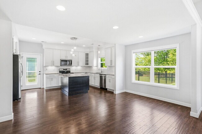 Building Photo - 2414 Nottoway Dr