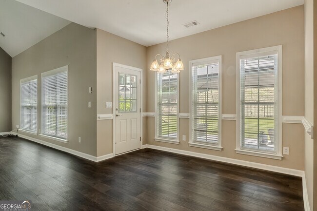 Building Photo - 120 Rosebay Ln