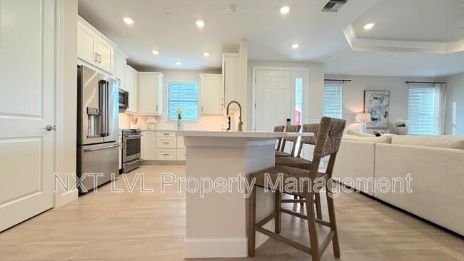 Building Photo - 15319 Lucerna St