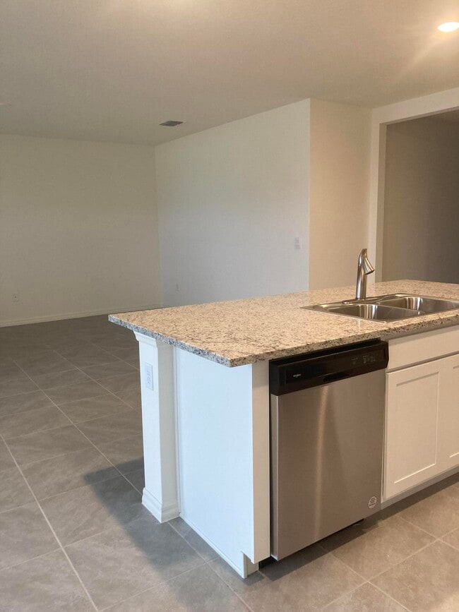 Building Photo - 1302 McFarland Dr