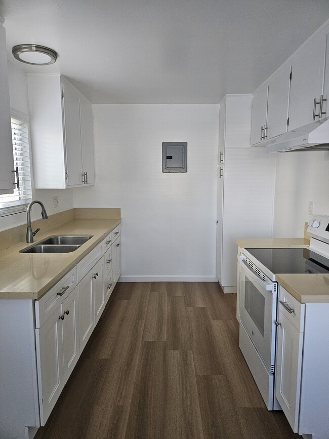 Kitchen - Olive Tree Apartments