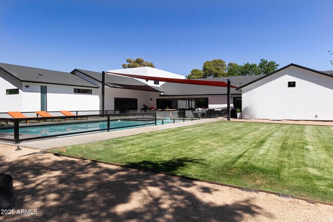 Building Photo - 4421 E Earll Dr
