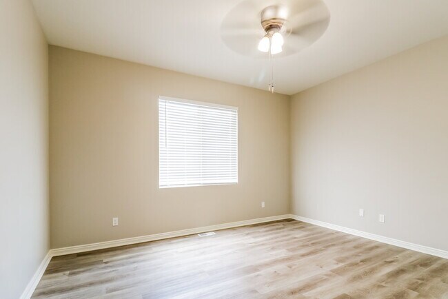 Building Photo - 8818 Jefferson Dr