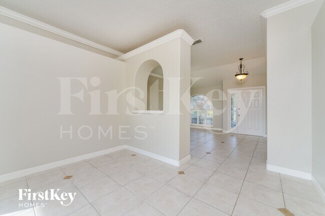 Building Photo - 3600 Molona Dr