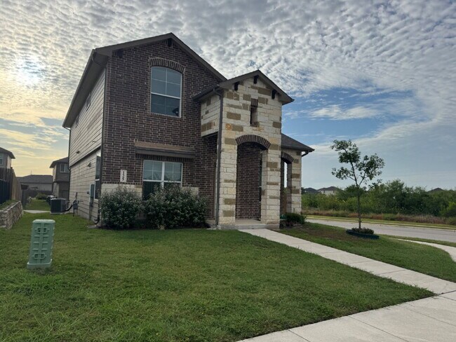 Building Photo - ***50% OFF FIRST FULL MONTH'S RENT!*** Thr...