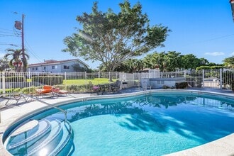 Building Photo - 431 W Camino Real