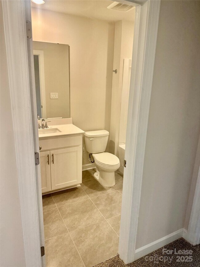Building Photo - 4159 Smt Wds Dr