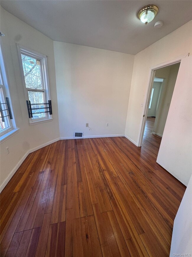 Building Photo - 4 Gray St